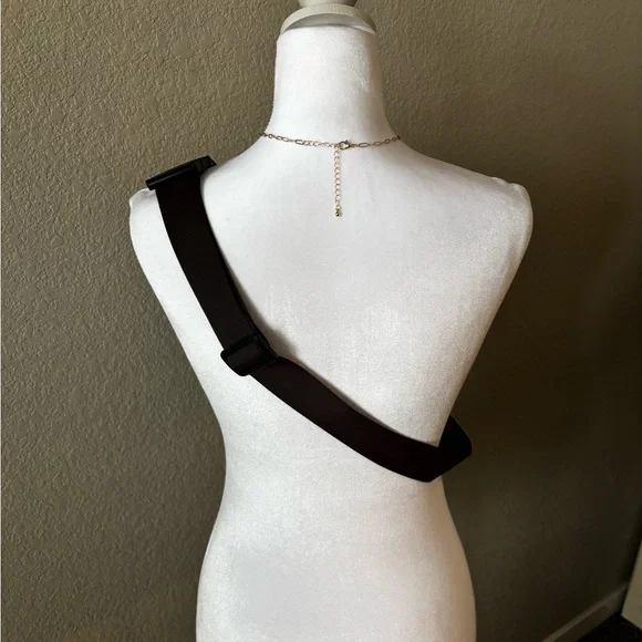 Urban Outfitters Metallic Red Brocade Crossbody Sling Bag - Picture 4 of 4